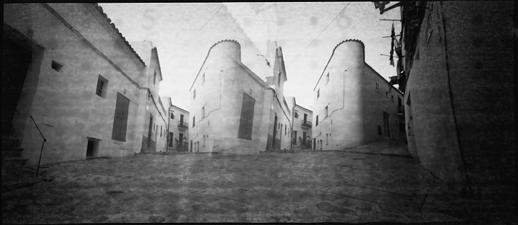 Twins - Holga 120 + Rolei Retro 400S